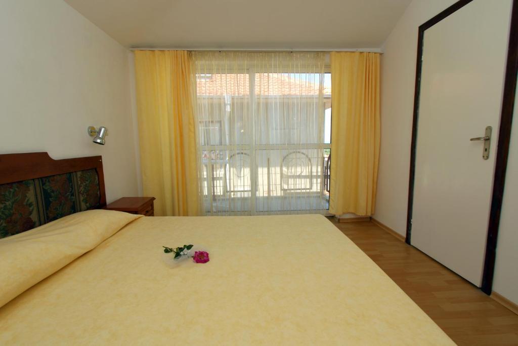 Family Hotel Verona سوزوبول الغرفة الصورة