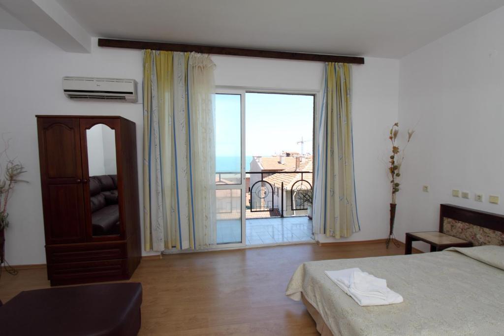 Family Hotel Verona سوزوبول الغرفة الصورة