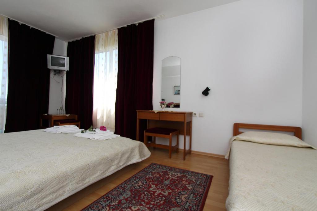 Family Hotel Verona سوزوبول الغرفة الصورة
