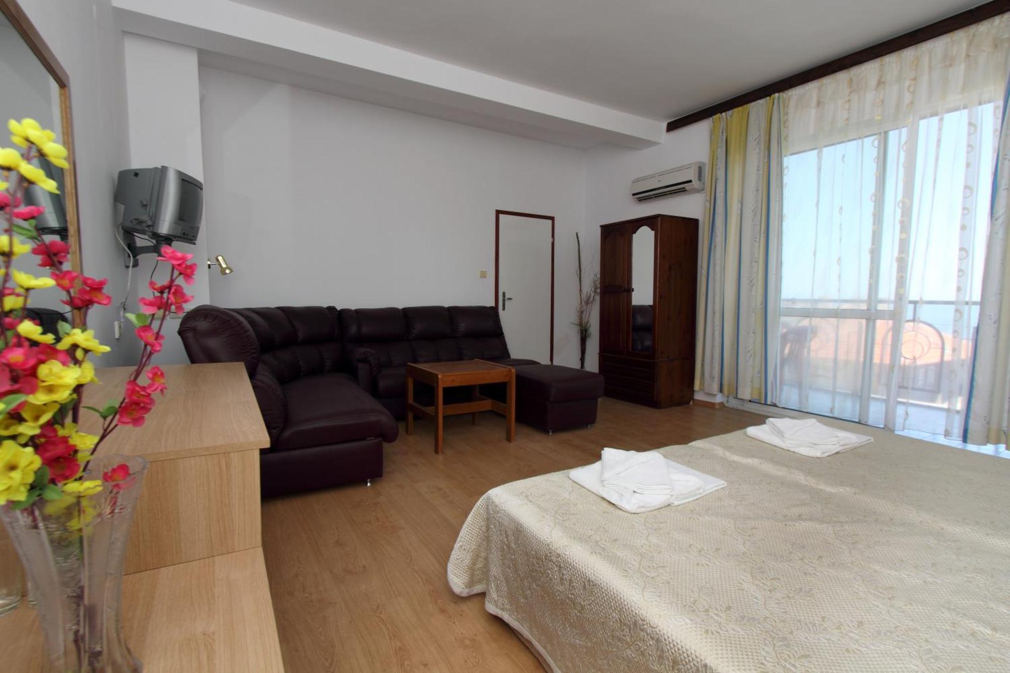 Family Hotel Verona سوزوبول المظهر الخارجي الصورة