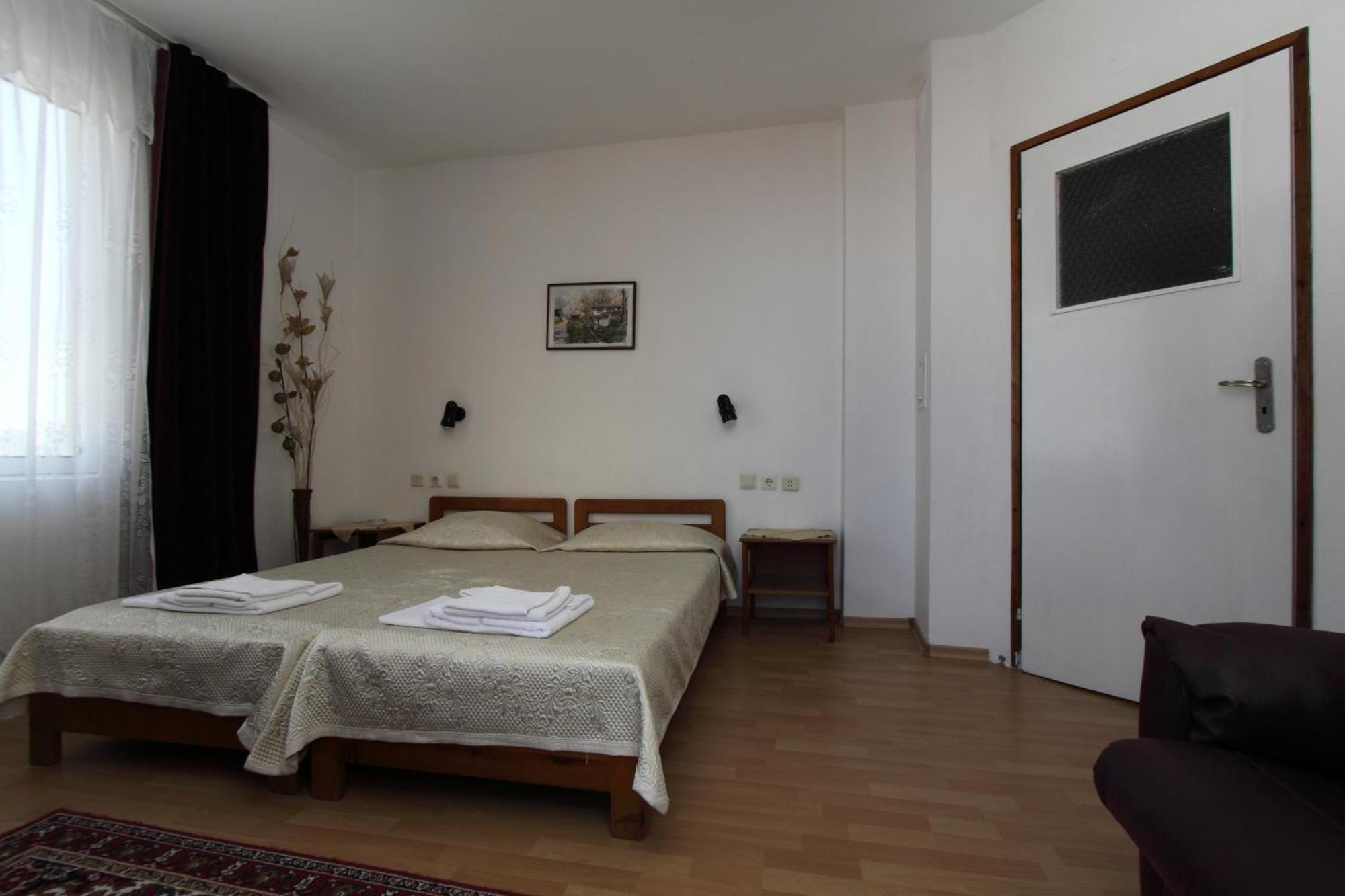 Family Hotel Verona سوزوبول المظهر الخارجي الصورة